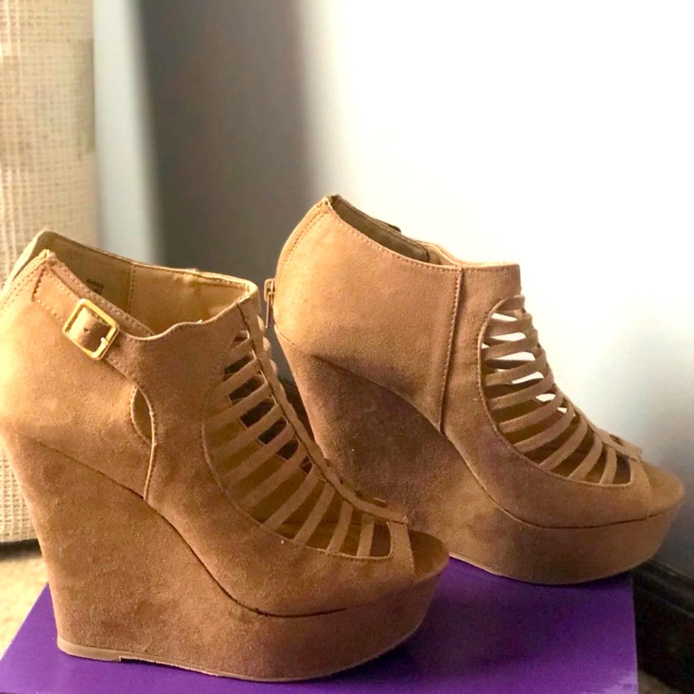 Never Worn Wedges